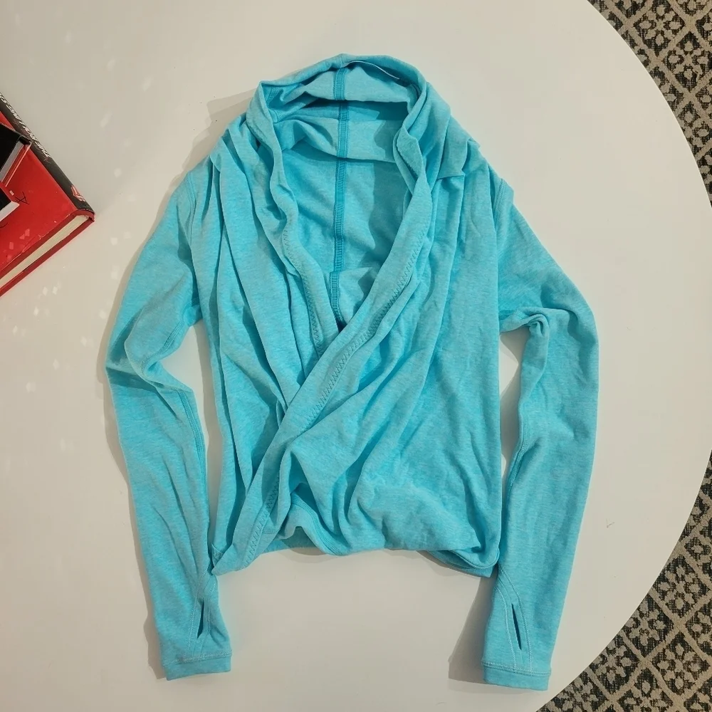 Ivivva by Lululemon Four Count Shrug Sky Blue Size 6
